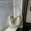Bolso de mano simple y elegante de lunares, estilo nuevo, bolso versátil para llevar debajo del brazo, bolso de mano 2026, bolso de hombro para el trabajo para mujer