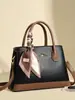 Bolso Maternal de Moda y Versátil de Gran Capacidad, Modelo Nuevo para Mujeres, Viene con un Pañuelo de Seda, Elegante Bolso de Mano y Bolso Cruzado para Damas