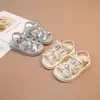 Nuevas Zapatillas de Princesa de Verano 2026 Suela Suave Chanclas de Playa para Niños Medianos y Grandes Antideslizantes Dulces de Academia Sandalias Ligeras para Niñas
