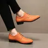 Zapatos de cuero a cuadros extragrandes transfronterizos para hombre, zapatos pequeños de cuero con cordones, modernos, a la moda, casuales, zapatos de cuero de punta formales para negocios para hombre