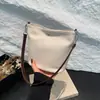 Bolso Cubo de Alto Nivel con Temperamento Sencillo Transfronterizo 2025 Nuevo Bolso de Hombro Versátil Casual Bolso Cruzado de Moda Muy Popular