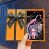 Llavero de Chica de Cabello Largo y Ondulado Creativo de Dibujos Animados Lindo Exquisito Adorno para Correa de Teléfono Colgante de Bolso Pequeño Regalo