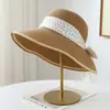 26 Sombrero de paja nuevo estilo francés con lazo de lunares para mujer, sombrero de sol de ala ancha para verano, hace que la cara se vea más pequeña, adecuado para vacaciones y playa