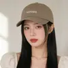 Chapéu com Bordado de Letras para Mulheres 2026 Primavera e Verão Novo Estilo Boné de Baseball Fashionável Versátil Chapéu de Sol Emagrecedor