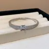 Pulsera Ovalada con Incrustaciones de Diamantes, Chapada en Oro Real, Lujo Ligero, Sensación de Alta Gama, Sencilla, de Moda, Exquisita, Joyería Versátil