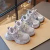 Zapatos Casuales de Malla Transpirable para Niñas 2026 Primavera/Verano Nuevos Zapatos Deportivos para Correr de Suela Suave para Niños Mayores Tenis Blancos