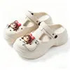 Zuecos Moldeados de una Sola Pieza para Aumentar la Altura para Mujeres con Accesorios Desmontables de Dibujos Animados, Sandalias de Doble Uso para Exteriores, Pantuflas Cerradas para la Playa
