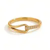 Anillo de Dedo Índice con Diamante de Gota de Agua para Mujer, Diseño de Nicho, Elegante Acero de Titanio Oro de 18K, Sensación Personalizada de Alta Gama, Anillo que No se Desvanece