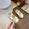 Sapatos de Princesa Florais da Moda para Meninas 2026 Nova Moda Primavera/Verão Simples Sola Macia Sapato de Couro de Princesa Prata