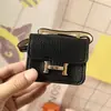 Mini Bolsa Kangkang Bolsa Padrão Lichia Pingente Capa Protetora para Fones de Ouvido Apple AirPods Couro Feminina Bolsa Fofa para Fones de Ouvido