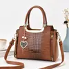 Bolso de Mujer Taizhou Estilo Popular Bolso de Hombro Bolso Cruzado Bolso de Madre Atmosférico Combinación Perfecta Bolso de Mano Nueva Moda Verano 2024