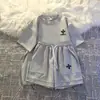 Traje informal de dos piezas para mujer, verano 2025, nuevo, pantalones cortos de manga corta, ropa deportiva holgada y relajada para hombres pequeños.