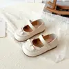 Sapatos de Princesa de Couro para Meninas 2026 Primavera e Outono Mocassins Vermelhos Estilosos para Crianças Sapatos Únicos com Sola Macia para Bebês