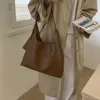 Bolsas Femininas Transfronteiriças 2025 Novo Estilo Bolsa Tote de Ombro de Grande Capacidade, Porta-Moedas Estiloso e de Alta Qualidade, Bolsa Casual de Axila