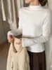 Camiseta térmica blanca de manga larga para mujer con cuello medio alto, top de punto ajustado y adelgazante, nuevo estilo otoño/invierno, disponible para venta al por mayor