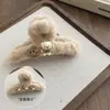Novo Grampo de Tubarão Elegante com Laço de Pérola e Grande Coração para a Parte de Trás da Cabeça para Prender o Cabelo e Dar um Look Sofisticado