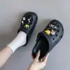 Zapatos con Agujeros para Mujer Suela Gruesa Antideslizante Dibujo Animado Lindo Celebridad de Internet Pareja Enfermera Sandalias de Playa Baotou para Mujer Ropa de Verano