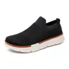 Amazon Talla Grande 48 Nuevos Zapatos Casuales Ligeros para Hombre Comercio Exterior Punta Ancha Slip-on Mocasines Flyknit Fuente para Hombre