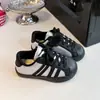 Zapatillas de entrenamiento alemanas clásicas para hombre con puntera de concha, estilo nuevo, zapatillas casuales para niños y niñas, de corte bajo, antideslizantes, con suela blanda, para otoño