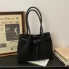 Bolsa Retrô Grande Capacidade Bolsa Tote Feminina Estilo Quente Simples Casual para o Trabalho Bolsa de Ombro Moda Versátil Bolsa de Mão