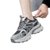 Zapatos de papá al por mayor en Ula Grassland, zapatos casual ultraligeros, zapatillas para mujer, zapatos invisibles que aumentan la altura, zapatos para mujer