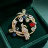 Broche Coroa de Flores de Cristal Borboleta com Toque Exquisito Japonês Coreano Acessórios de Flores Folhas da Moda para Lapela de Terno Vestido para Mulheres