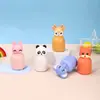 Garrafa de água criativa e adorável com tema de desenho animado para crianças, apresentando designs de animais fofos, um tamanho compacto e um sistema de isolamento a vácuo de parede dupla em aço inoxidável para facilitar a bebida em movimento.