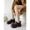 Populares Zapatos de Cuero Negros Retro de Suela Gruesa para Mujeres Bajitas, Nuevos Mocasines Versátiles que Aumentan la Altura para Primavera y Otoño 2026