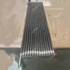 A haste de empurrar do rastreador de perfuração de mina se move lenta e suavemente com velocidade uniforme.