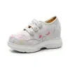 Tênis de Lona Branco com Garça Bordada Sapatos Bordados Sapatos de Tecido Antigos de Pequim Sapatos Brancos Espessos Tênis Esportivos Sapatos de Estilo Antigo Saiba Como