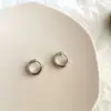 Corea del Sur Dongdaemun Diseño Hebilla Redonda Hueca para Oreja Moda Europea y Americana Popular Aro para Oreja Joyería Pendientes Simples Atmosféricos para Mujeres