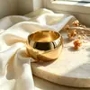 Moda Europea Exagerado Atmosférico Simple Versátil Superficie Lisa Pulsera de Personalidad para Mujer Aleación Pulsera Electrochapada Venta al por Mayor
