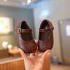 Sapatos de Couro Simples de Cor Pura para Meninas 2025 Verão Novo Fofos com Bico Quadrado Sola Macia Sapatos para Bebês e Crianças Pequenas