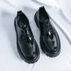 Sapatos Masculinos Transfronteiriços Brilhantes com Solado Grosso de Cadarço Grandes de Couro Estilo Britânico Sapatos Formais Business Casual Tamanho Grande Sapatos Masculinos que Aumentam a Altura