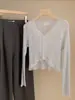 Cardigan de tricô de seda gelada com decote V de renda para proteção solar feminina, verão 2026, xale fino com botões, blusa para ar condicionado, tecido transparente