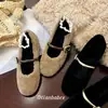 Nuevos Zapatos Peludos de Otoño e Invierno 2025 Botas Cálidas Forradas de Felpa y Algodón Zapatos Mary Jane Planos de Lana con Hebilla de Una Línea