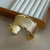Pulseira Aberta com Areia Movediça Inspirada em Celebridades, Design de Nicho, Luxo Leve, Sensação de Alta Qualidade, Estilosa, Única, Retrô, Versátil para Mulheres