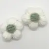 Flor pequeña tejida a mano 4CM pompón de lana flor para accesorios de ropa bolsa pinza para el pelo accesorios broche flor de ganchillo diy