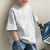 Roupas Infantis Verão Novo Estilo Algodão Puro Tie-Dye Lantejoula Manga Curta Camiseta de Verão para Meninos e Meninas, Tops Bonitos e Versáteis de Manga Meia
