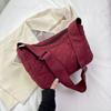 Bolsa Popular Feminina 2024 Nova Ins Moderna Super Arrasadora Bolsa de Tecido de Nylon Combina com Tudo Grande Capacidade Ombro Transversal