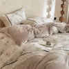 Estilo Hepburn Francés Línea A 100% Algodón 21s Cepillado de Alta Gama Juego de Ropa de Cama de Cuatro Piezas Estampado Floral Retro Estilo Encaje de Algodón Puro Ropa de Cama