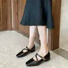 Sapatos Mary Jane Quadrados Retrô 2026 Outono Novo Versátil Salto Baixo Sapatos Femininos Estilo Francês Retrô Elegante Senhora