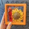 Colgante de Girasol Tejido a Crochet para Exámenes de Admisión a Preparatoria y Universidad, Ganador del Primer Lugar, Futuro Brillante, Bolsa de Graduación, Llavero Antiperdido Regalo
