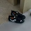 Sola Grossa Cor Color Block Aumento de Altura Sapatos de Treino Alemães Femininos 2026 Nova Cor de Outono Color Blocking Antiderrapante Escalada em Montanha Calçados Esportivos Casuais Atacado