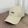 Boné estilo bico de pato versátil para todas as estações, com proteção solar e efeito emagrecimento facial, boné de beisebol vermelho vintage lavado com bordado de letras, estilo coreano, para homens e mulheres