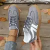 Zapatillas casuales con cordones, estilo europeo y americano, disponibles en tallas grandes, adecuadas para primavera y otoño, un nuevo diseño transfronterizo, zapatillas de entrenamiento alemanas de suela plana, zapatillas para mujer 2025