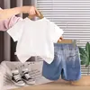 Conjunto de Roupa de Verão para Meninos, Novo Estiloso Versão Coreana Verão 2026, Gola Redonda Manga Curta Estilo Fino, Conjunto Moderno de Duas Peças para Bebê