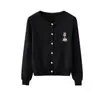 Cardigan de malha com gola redonda bordado de urso, estilo preppy novo para primavera e outono, versátil, soltinho, modelador, de manga longa