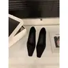 Zapatos planos de gamuza roja francesa de tacón grueso para mujer 2025 Nueva primavera Versátiles de punta cuadrada poco profundos para ir al trabajo Zapatos de noche