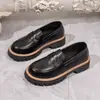 2026 Zapatos Planos Nuevos Tallas Grandes Casuales para Mujer Estilo Británico Tacón Grueso Suela Gruesa Comercio Exterior Corte Bajo Zapatos para Mujer Venta al por Mayor